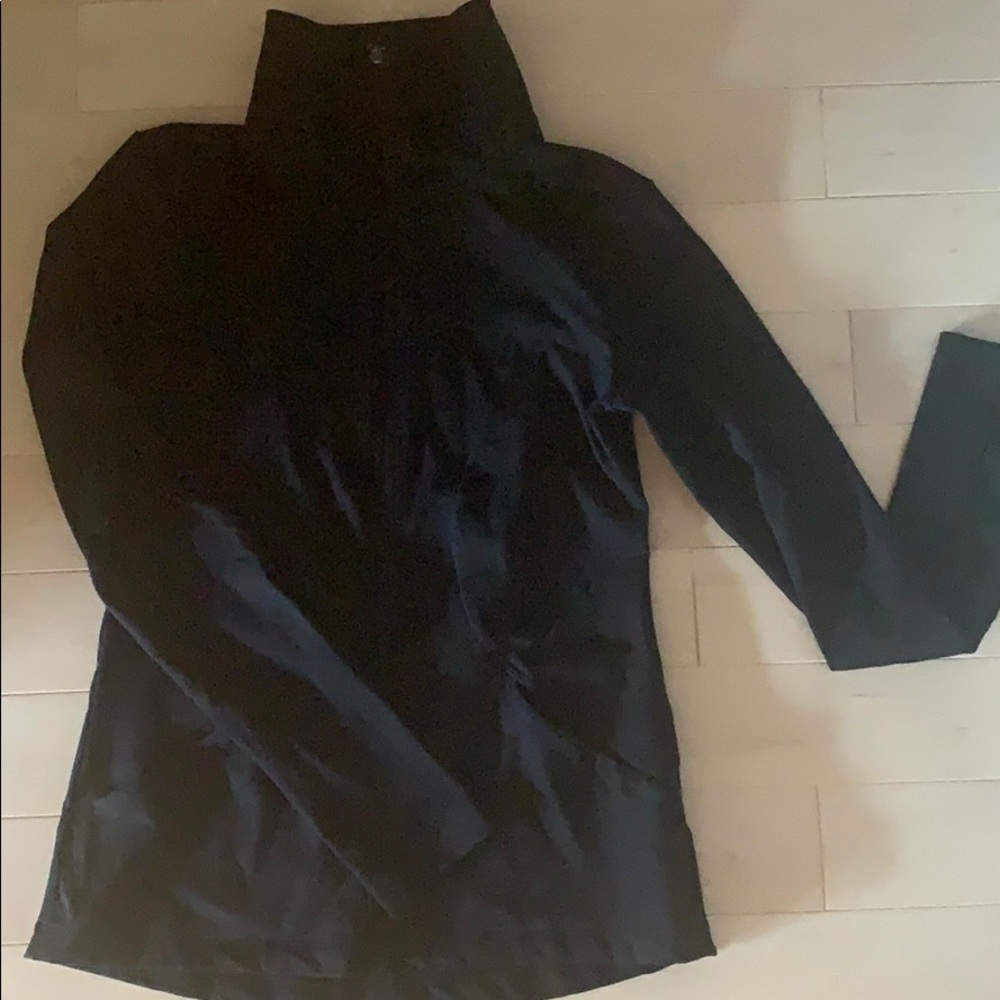 Full zip shirt with thumb holes
